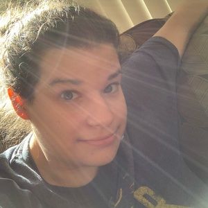 Meet your Posher, Caitlin